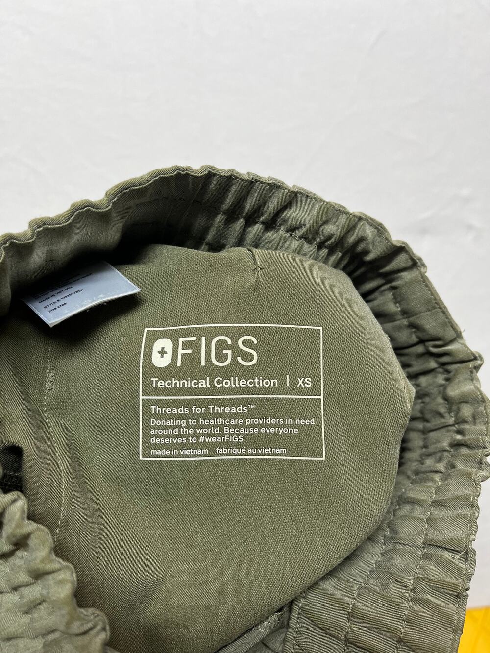 FIGS Technical Collection Scrub Pants Joggers w Many Pocket Olive Green Size XS